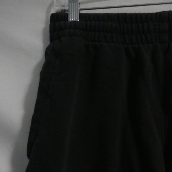 UNDER ARMOUR - Fitted | medium | Black Sweat Shorts | Waistband & Drawstring - Picture 3 of 14